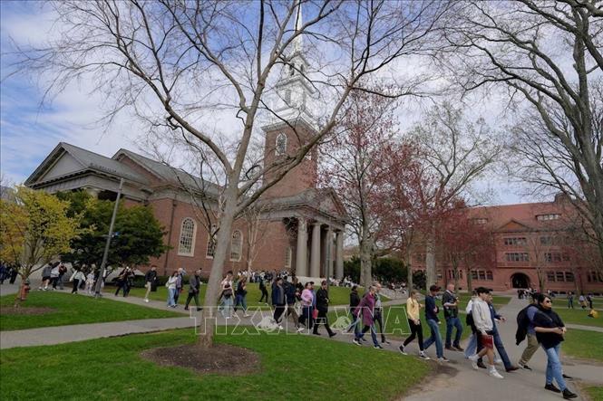 Mỹ thu hồi gấp đôi số thị thực so với năm ngoái