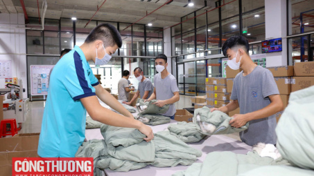 Ngành công nghiệp đẩy mạnh sản xuất phục vụ tiêu dùng và xuất khẩu cuối năm