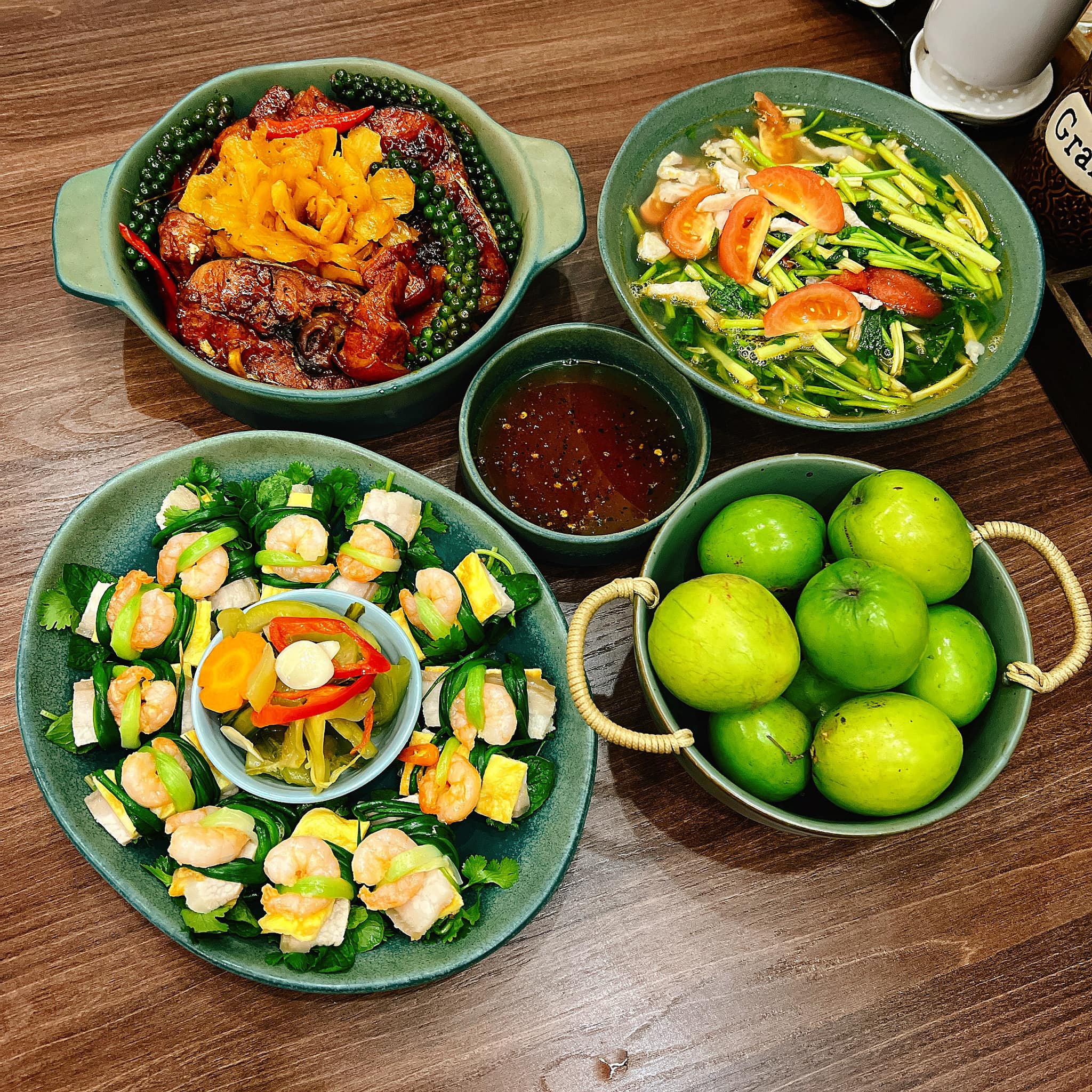 Tối nay chưa biết ăn gì, tham khảo ngay 30 mâm cơm nhà ngon miệng đẹp mắt - 23